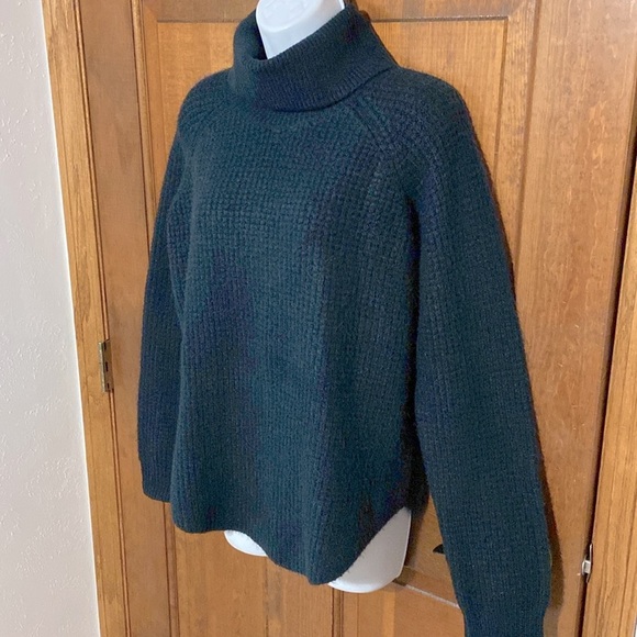 KUHL Womens SOLACE SWEATER Dark Green Turtleneck style Size Large - Picture 3 of 12
